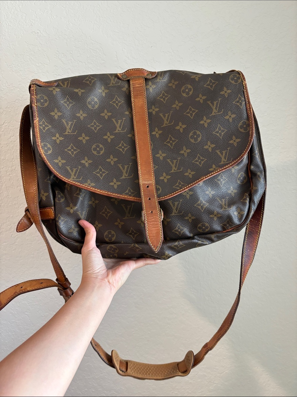 Louis Vuitton FH0940 Saumur 35 Brown Monogram Crossbody Bag - Picture 13 of 13